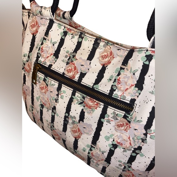FARMHOUSE IS MY STYLE “Black, White and Blooms” Style Zippered Shoulder Tote - Picture 4 of 6